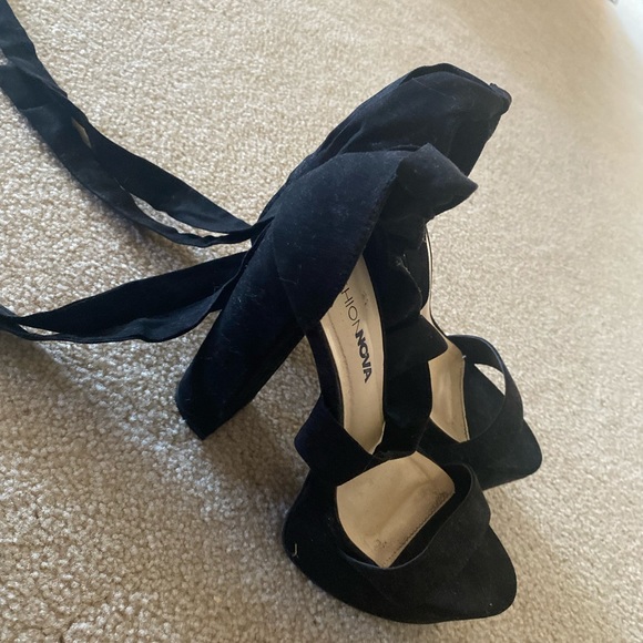 FASHIONNOVA bandage heels black - Picture 4 of 4